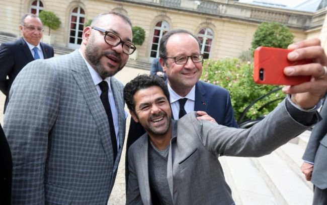 Selfie de Jamel Debbouze avec le roi Mohammed VI et François Hollande