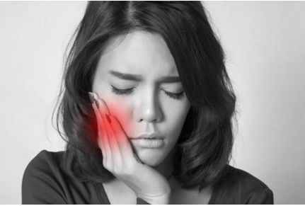 Causes d’une douleur de la dent sinusienne